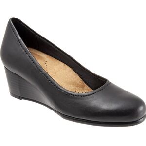 Trotters blue leather wedges size 10